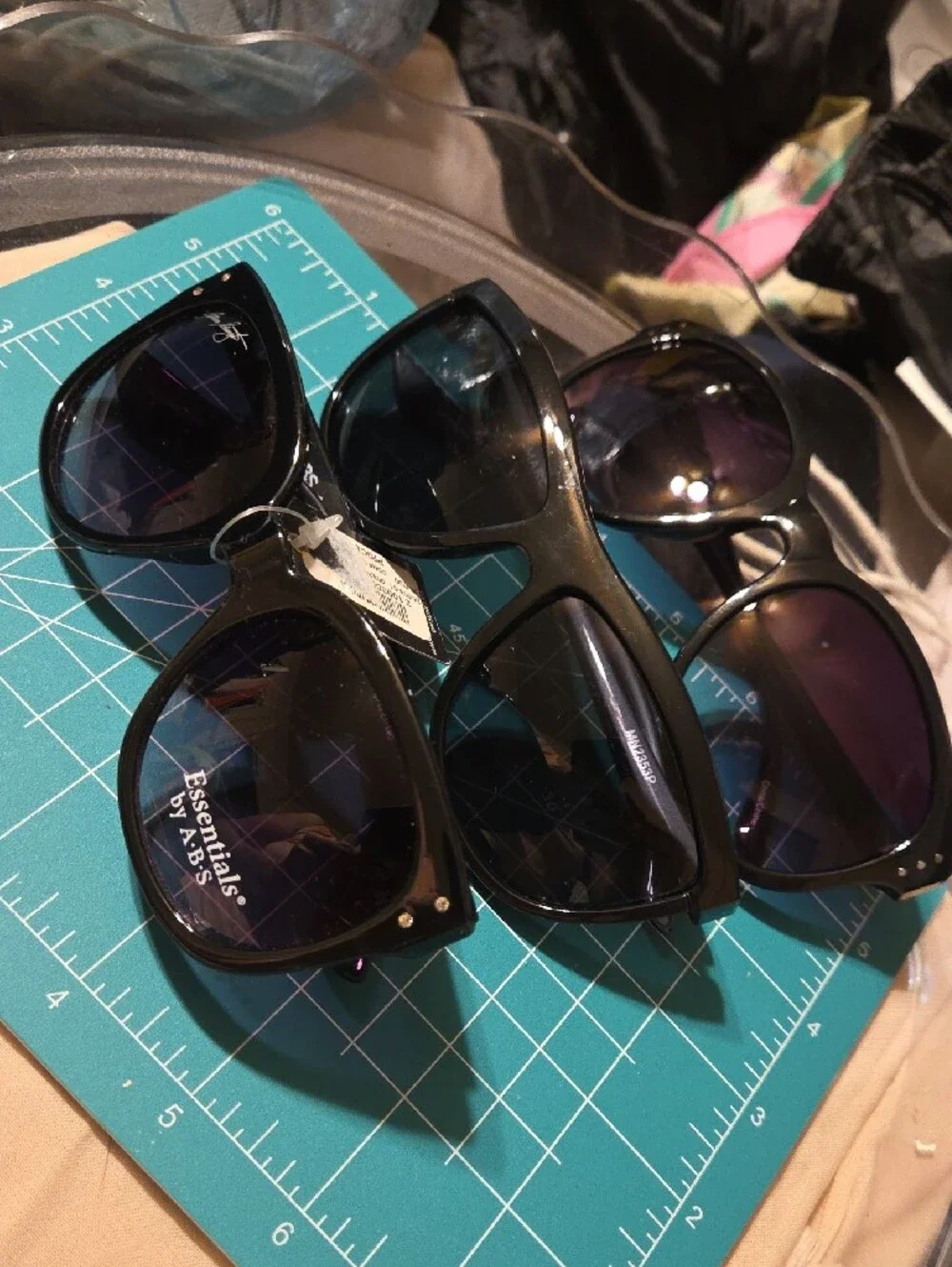 Chinese Laundry Black Sunglasses Set
